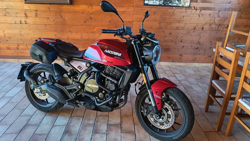 Moto Morini SEIEMMEZZO STR (2022 - 26) (4)