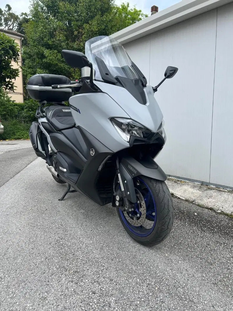 Yamaha T-Max 560 (2020 - 21) (4)
