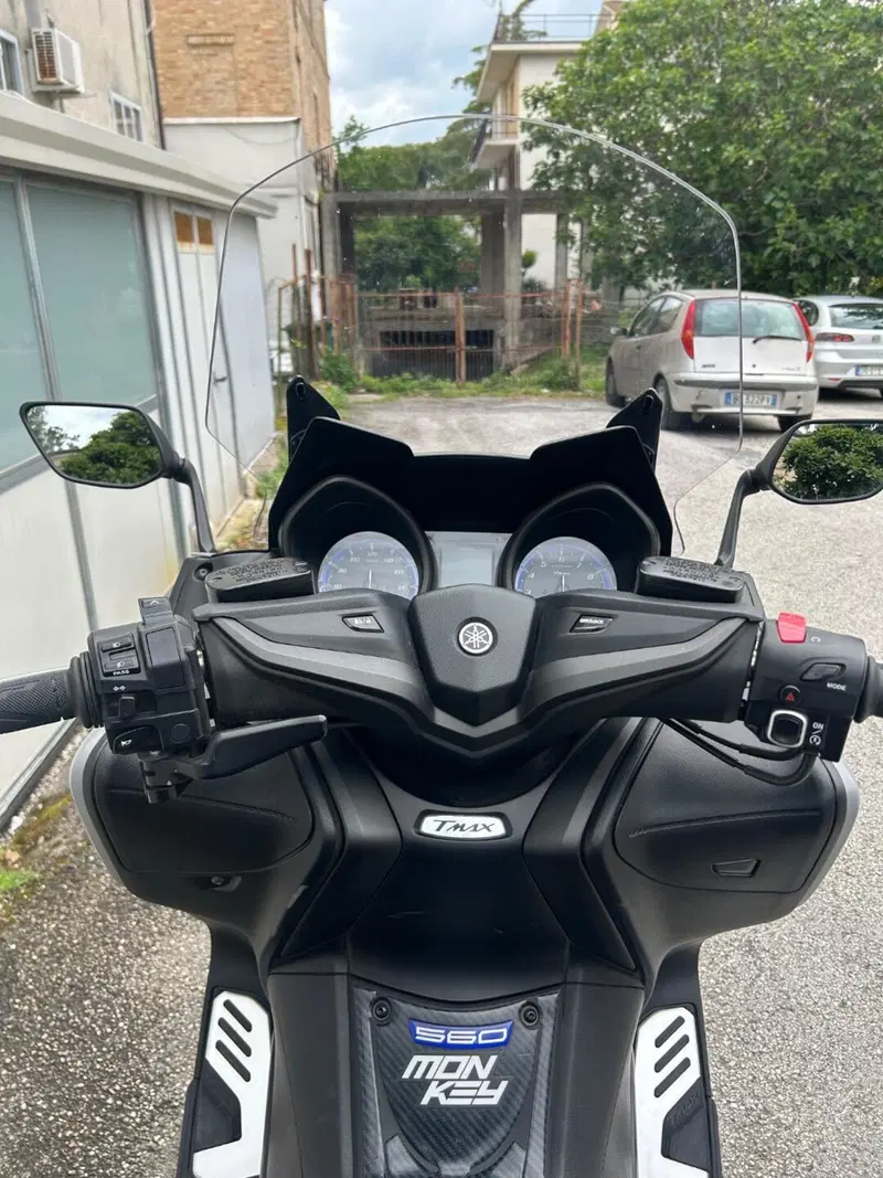 Yamaha T-Max 560 (2020 - 21) (12)