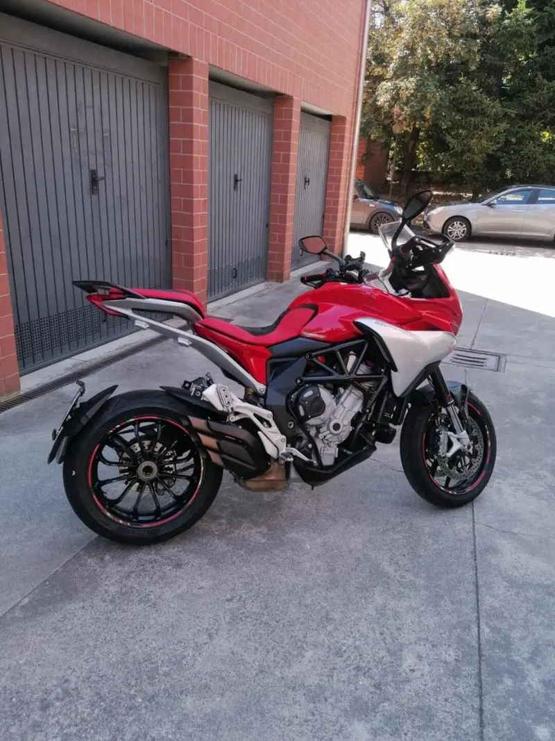MV Agusta Turismo Veloce 800 (2014 - 16) (4)