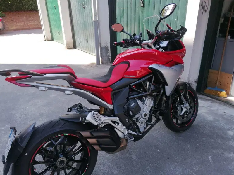 MV Agusta Turismo Veloce 800 (2014 - 16) (9)