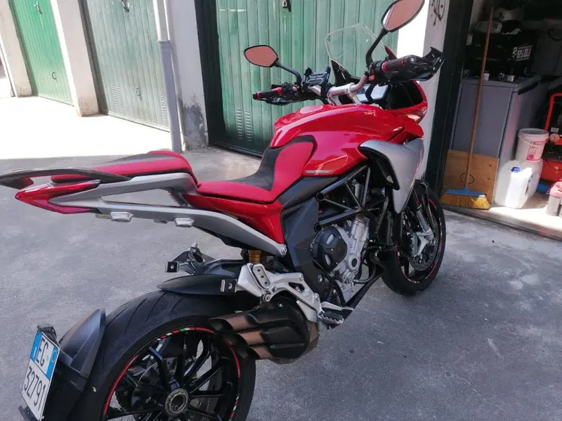 MV Agusta Turismo Veloce 800 (2014 - 16) (10)
