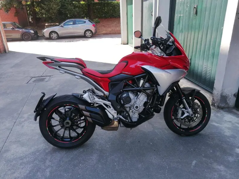 MV Agusta Turismo Veloce 800 (2014 - 16) (11)