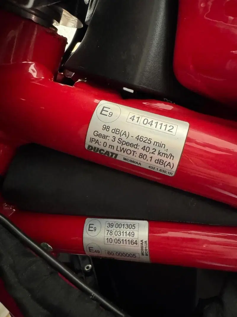Ducati Monster 821 Stripe ABS (2015 - 17) (5)