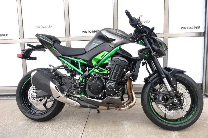 Kawasaki Z 900 (2025 - 26) (3)