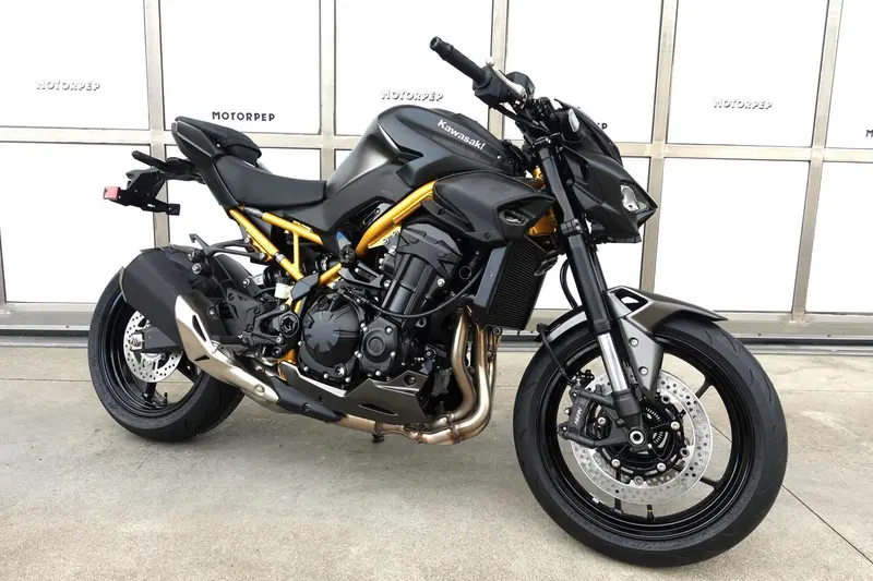 Kawasaki Z 900 (2025 - 26) (3)