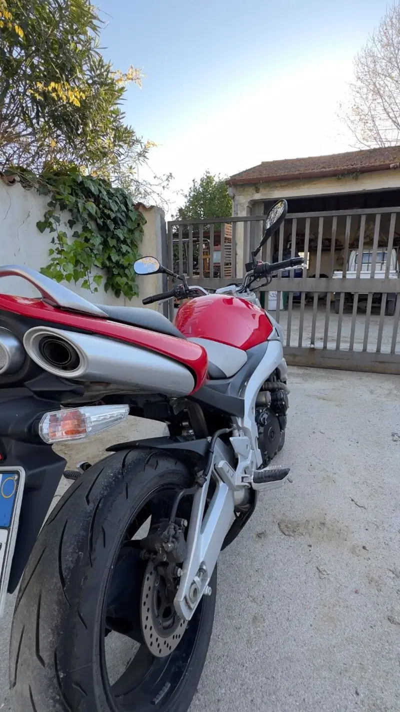 Suzuki GSR 600 (2006 - 11) (4)