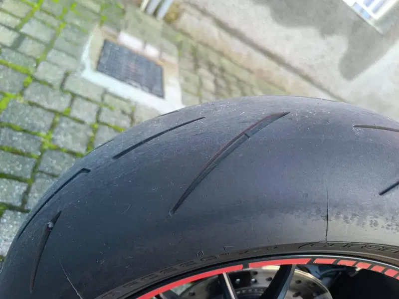 Ducati Streetfighter V4 1100 S (2021 - 22) (2)