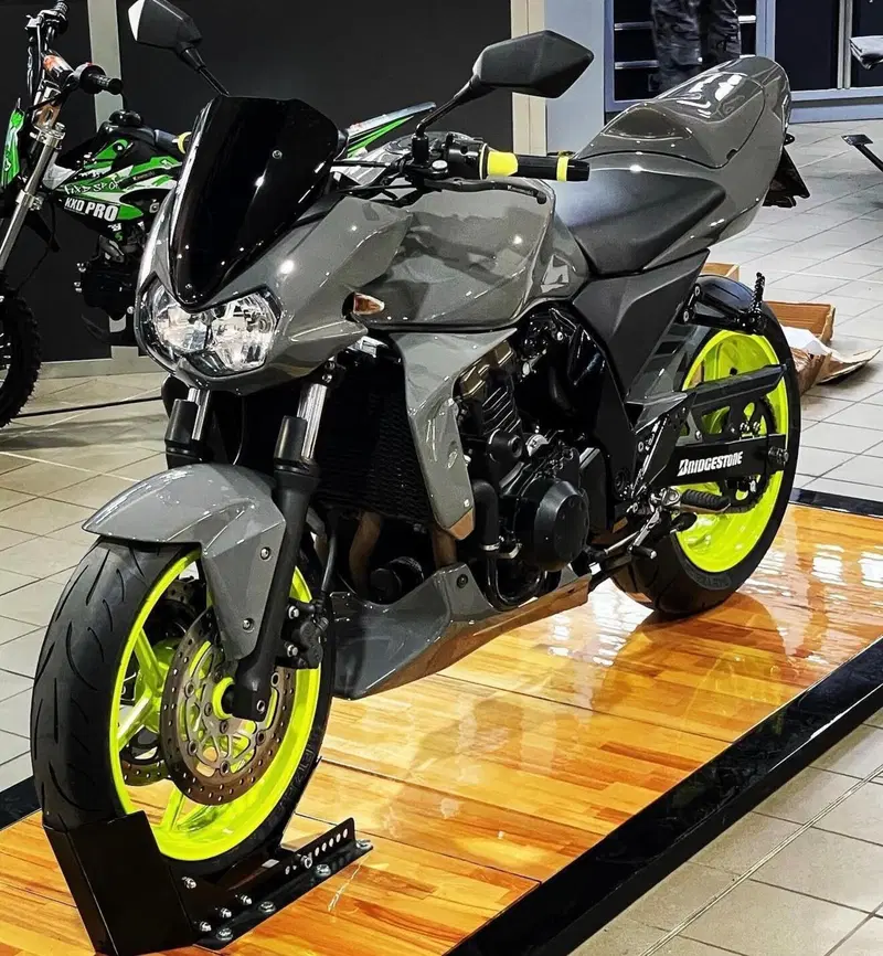 Kawasaki Z 750 (2003 - 06)