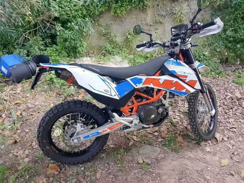 KTM 690 Enduro R (2009 - 11) (2)