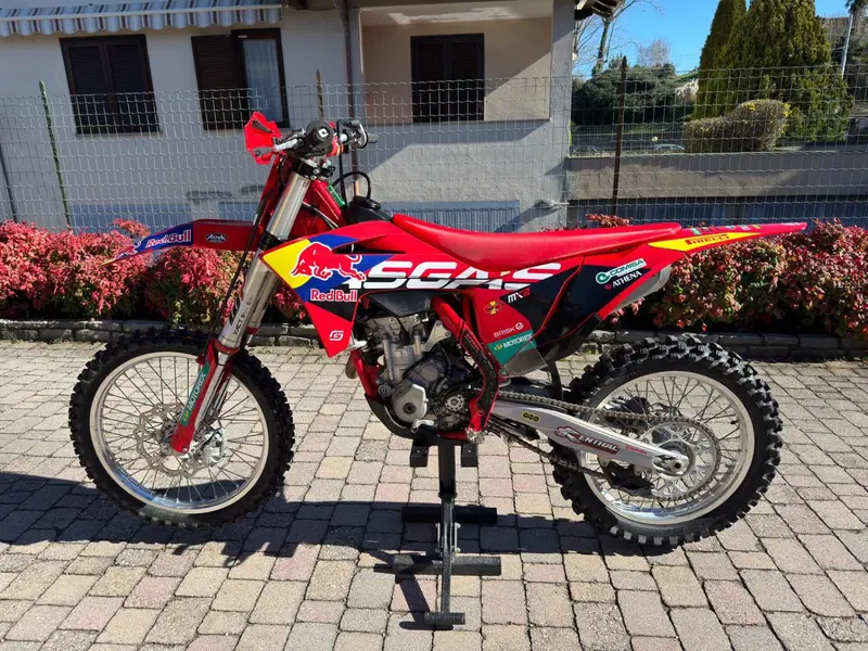 GASGAS MC 250 F (2023) (2)