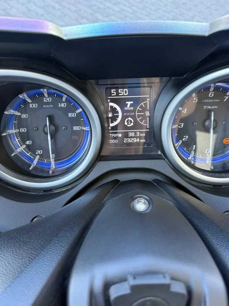 Yamaha T-Max 530 (2017 - 19) (8)