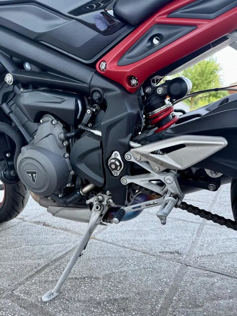 Triumph Street Triple R (2017 - 20) (6)