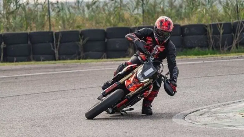 Ducati Hypermotard 698 Mono RVE (2024 - 26) (10)