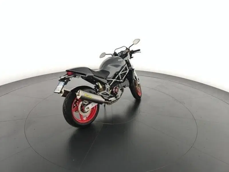 Ducati Monster 900 Dark (1999 - 02) (5)