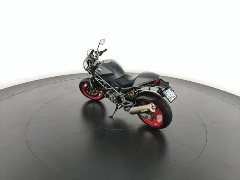 Ducati Monster 900 Dark (1999 - 02) (7)