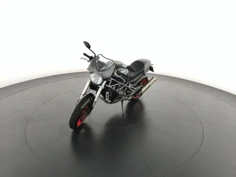 Ducati Monster 900 Dark (1999 - 02)