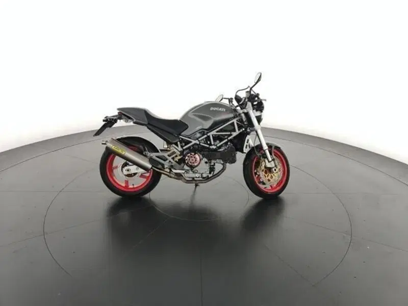 Ducati Monster 900 Dark (1999 - 02) (4)