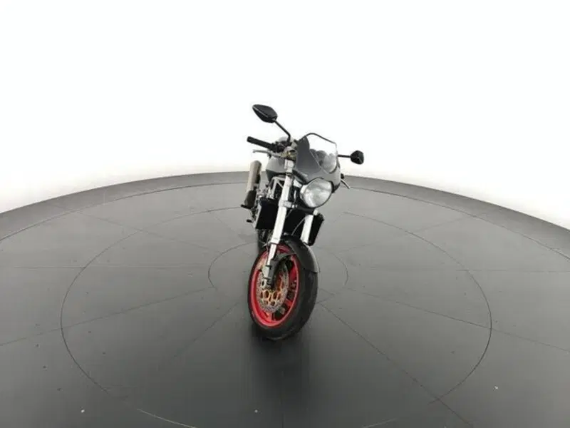 Ducati Monster 900 Dark (1999 - 02) (2)