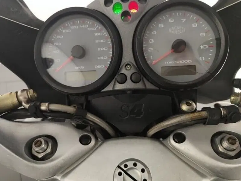 Ducati Monster 900 Dark (1999 - 02) (14)