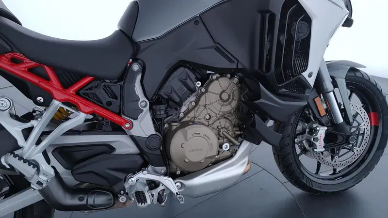Ducati Multistrada V4 S Grand Tour (2024) (14)