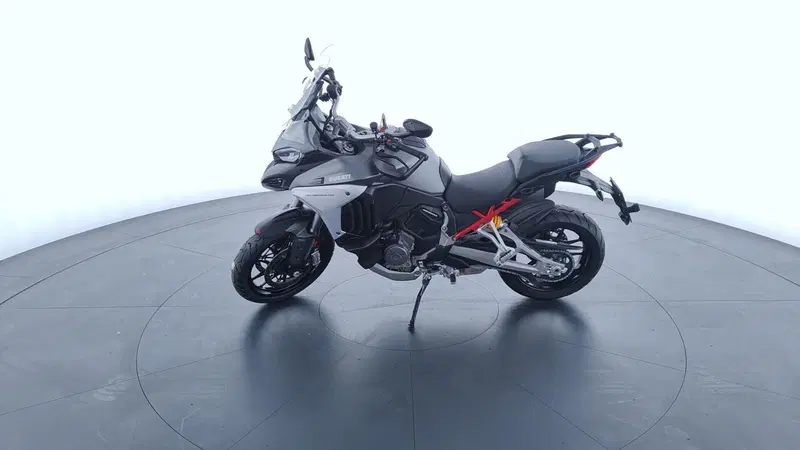 Ducati Multistrada V4 S Grand Tour (2024) (9)