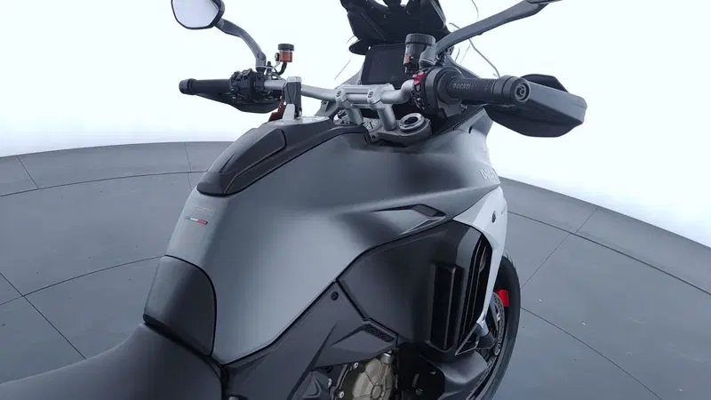 Ducati Multistrada V4 S Grand Tour (2024) (17)