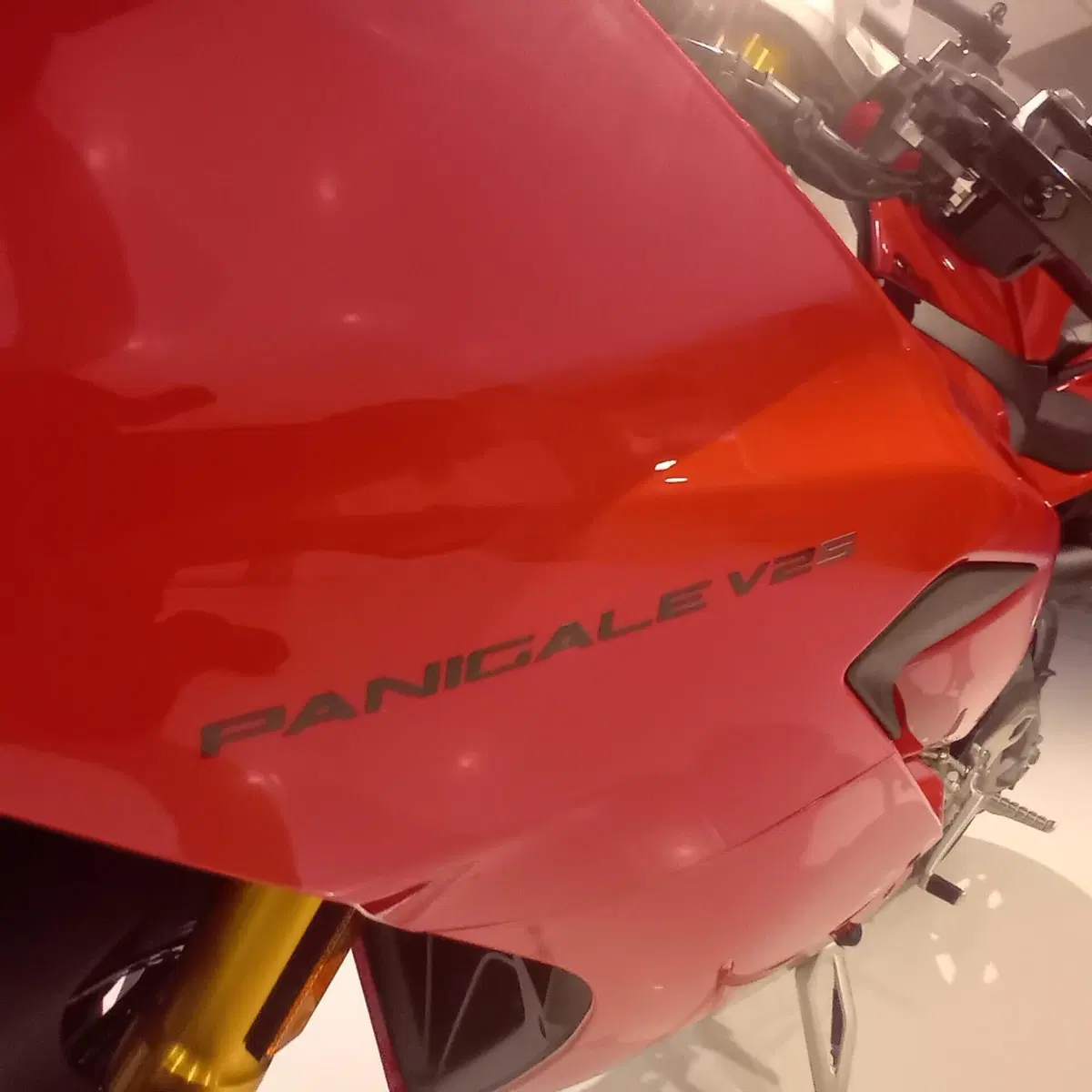 Ducati Panigale V2 S (2025 - 26) (5)