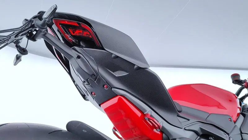 Ducati Streetfighter V4 S (2025 - 26) (17)