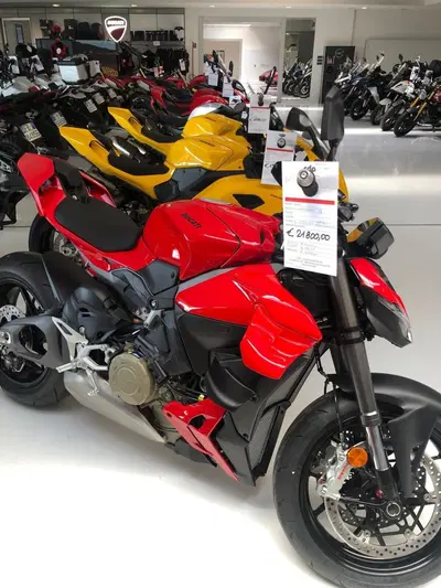 Ducati Streetfighter V4 (2025 - 26) usata