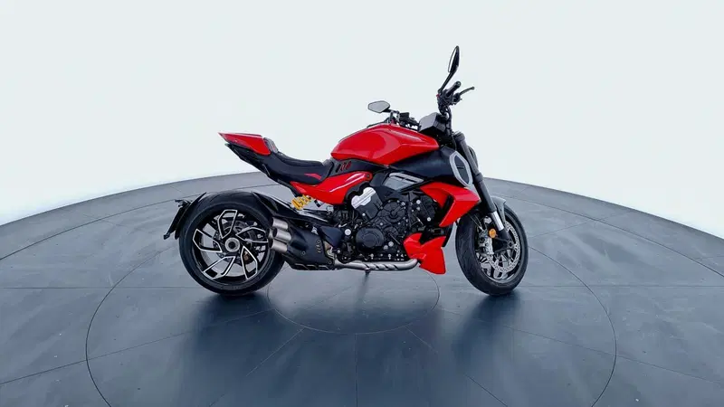 Ducati Diavel V4 (2023 - 26) (4)