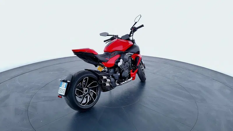 Ducati Diavel V4 (2023 - 26) (5)