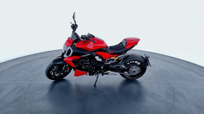 Ducati Diavel V4 (2023 - 26) (9)