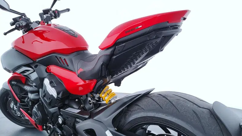 Ducati Diavel V4 (2023 - 26) (12)