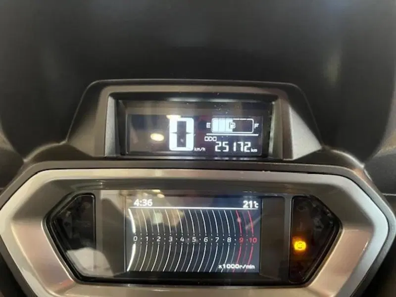 Yamaha X-Max 300 Tech Max (2021 - 24) (6)