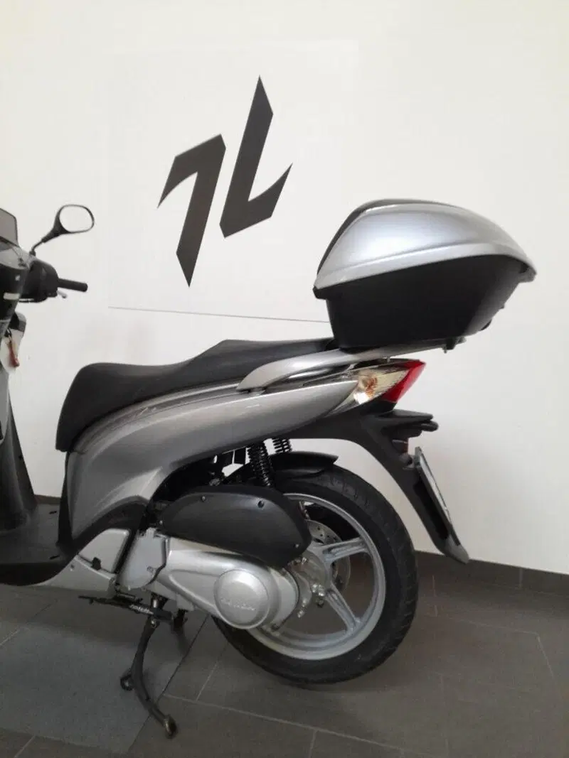 Honda SH 150i (2009 - 12) (3)