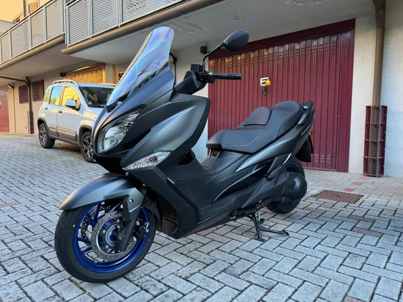Suzuki Burgman 400 (2022 - 24) (2)
