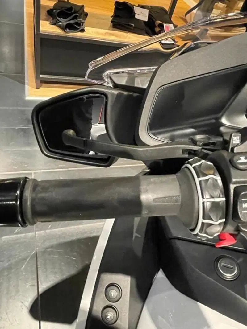 Bmw R 1250 RT (2021 - 25) (2)
