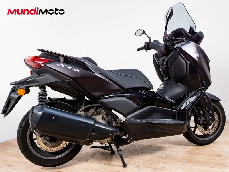 Yamaha X-Max 300 Tech Max (2020) (3)