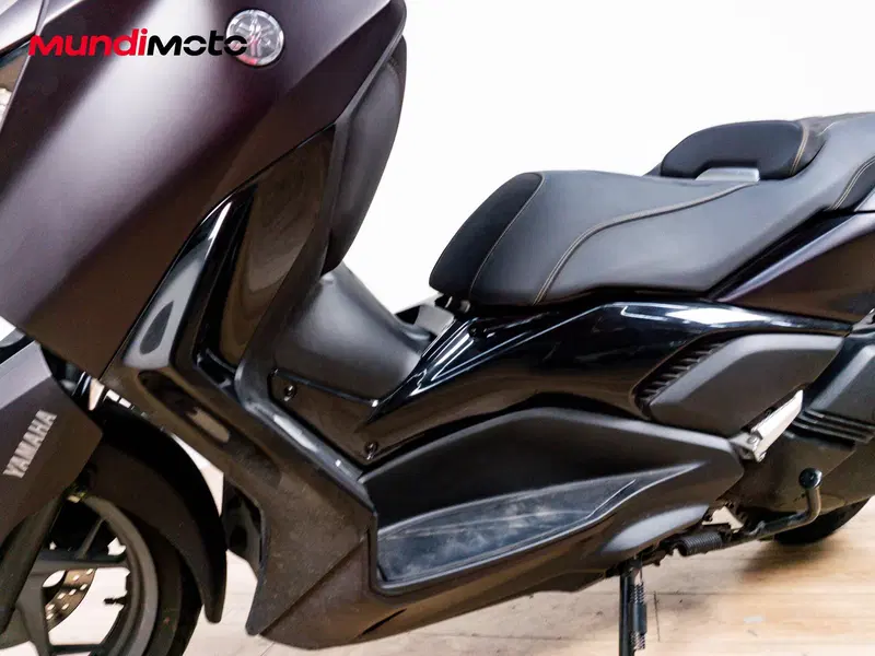 Yamaha X-Max 300 Tech Max (2020) (9)