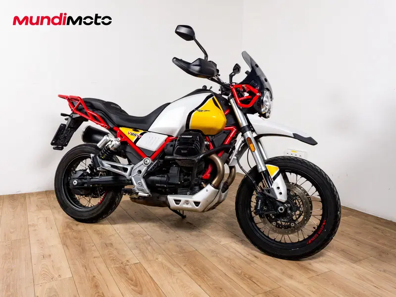Moto Guzzi V85 TT Evocative Graphics (2021 - 23) (2)