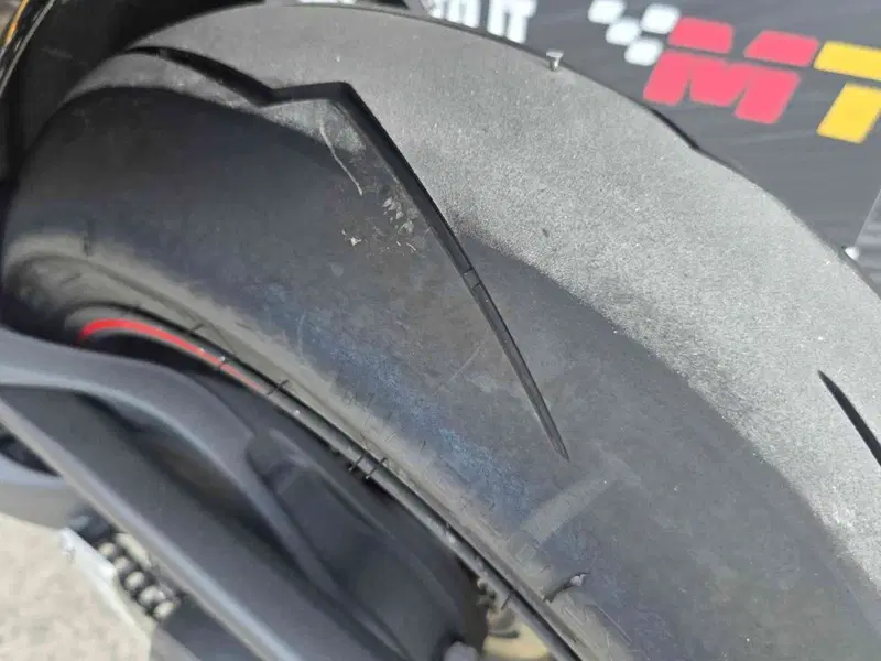 Triumph Speed Triple 1050 R ABS (2011 - 15) (16)