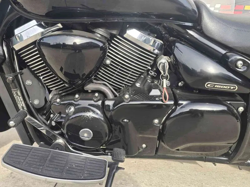 Suzuki Intruder C 1500 T (2013 - 16) (7)
