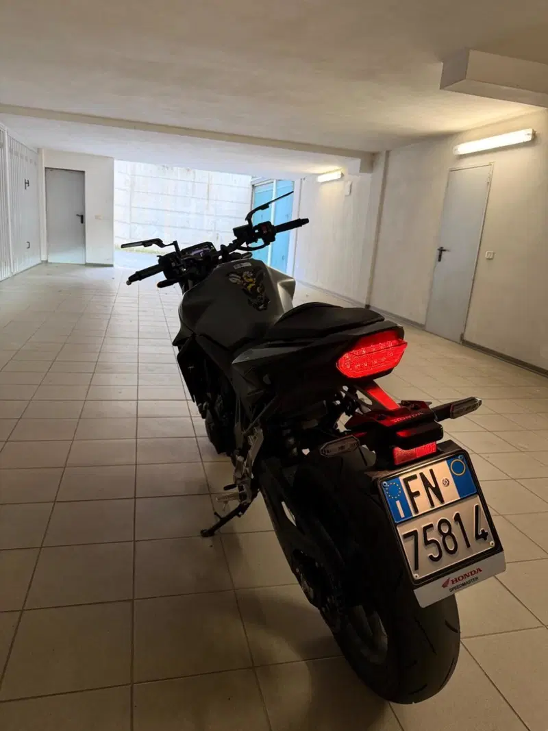 Honda CB 750 Hornet (2023 - 24) (3)
