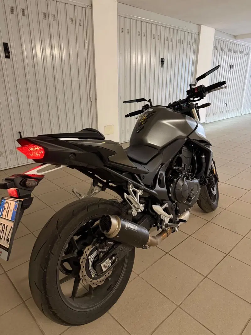 Honda CB 750 Hornet (2023 - 24) (4)