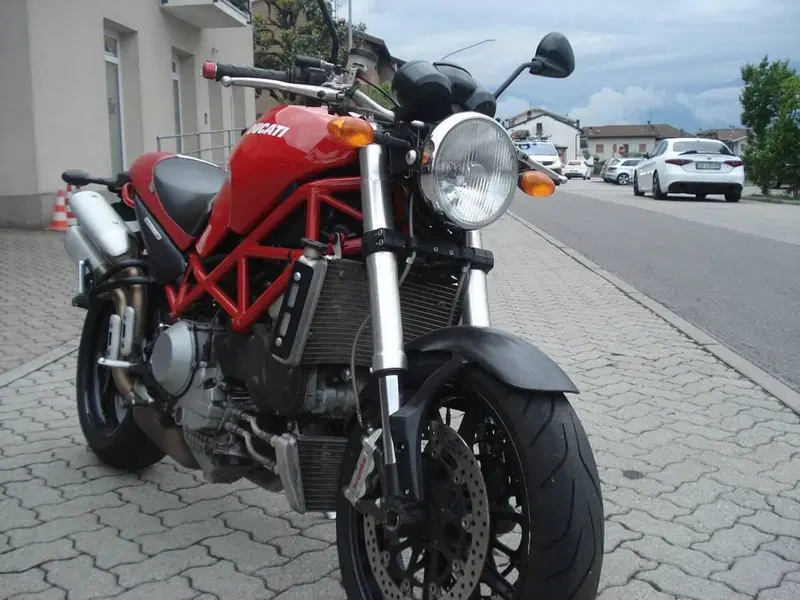 Ducati Monster S4R Testastretta (2)