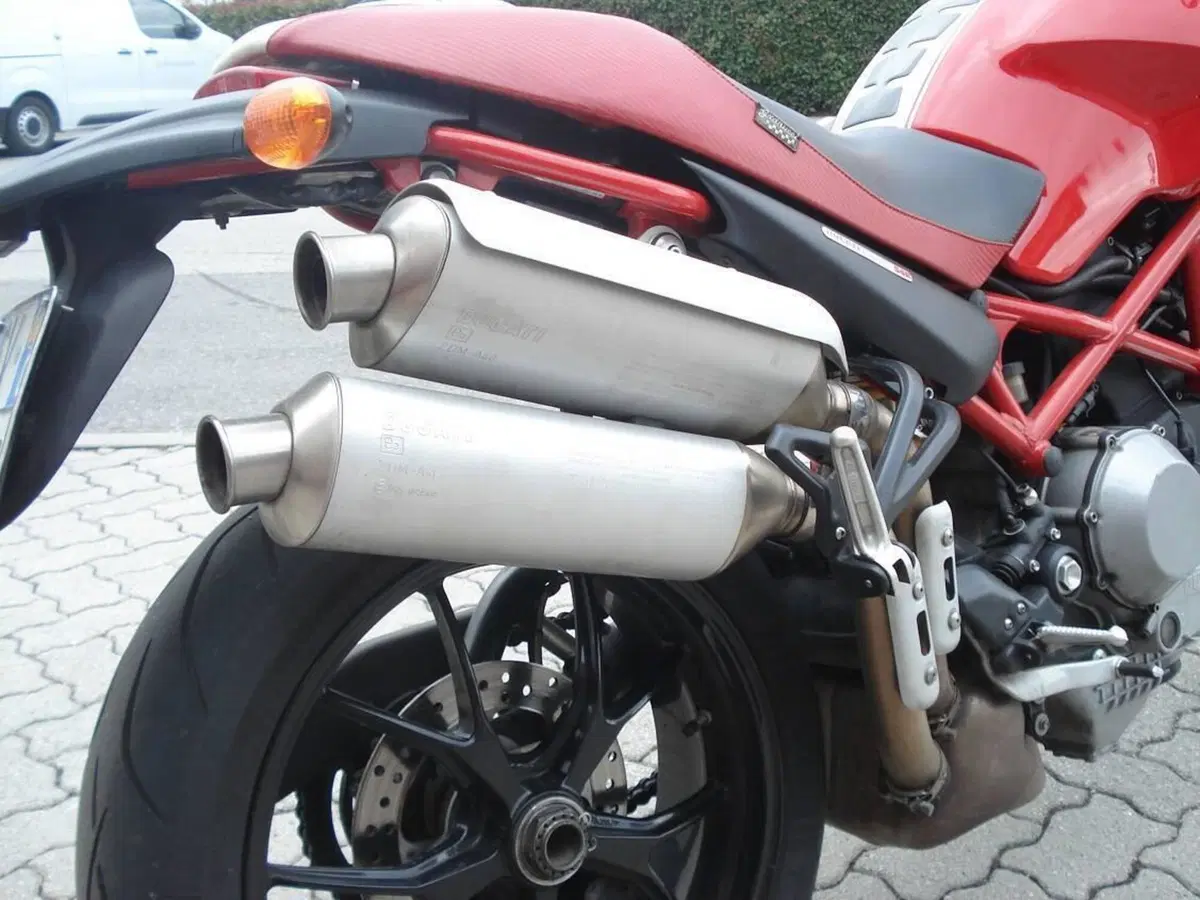 Ducati Monster S4R Testastretta (5)