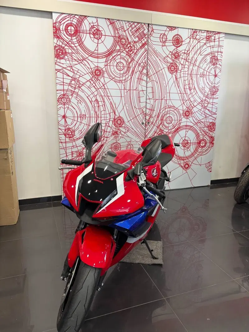 Honda CBR 1000 RR-R Fireblade (2022 - 23)