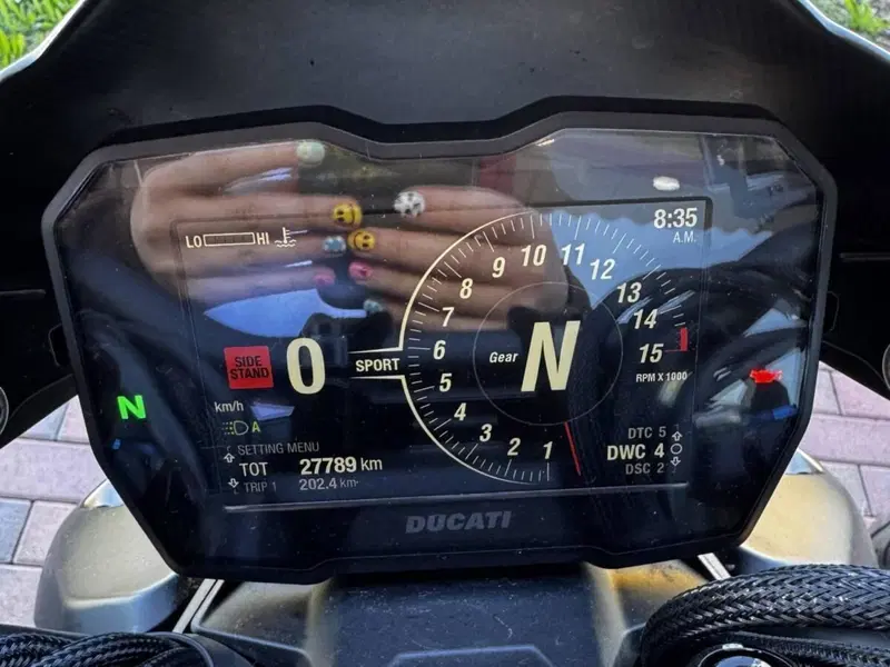 Ducati Streetfighter V4 1100 S (2021 - 22) (4)