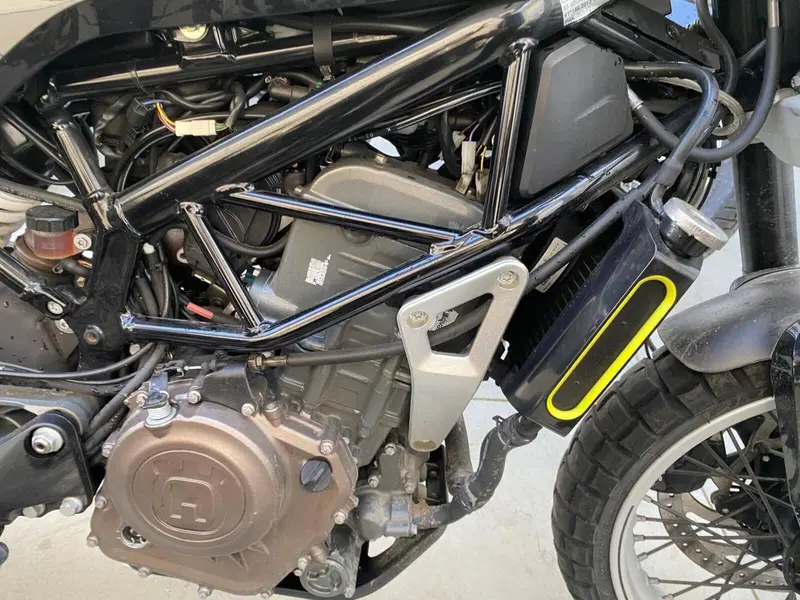 Husqvarna Svartpilen 401 (2018 - 19) (7)